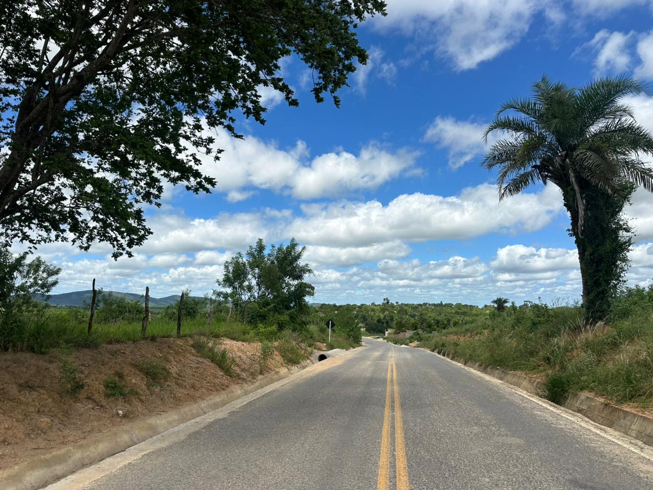 R$ 7,6 milhões em obras: estrada, mercado e casas transformam cidade baiana