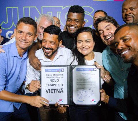 Imagem do post Prefeita Debora Regis assina ordem de serviço para requalificação do campo de futebol de Itinga