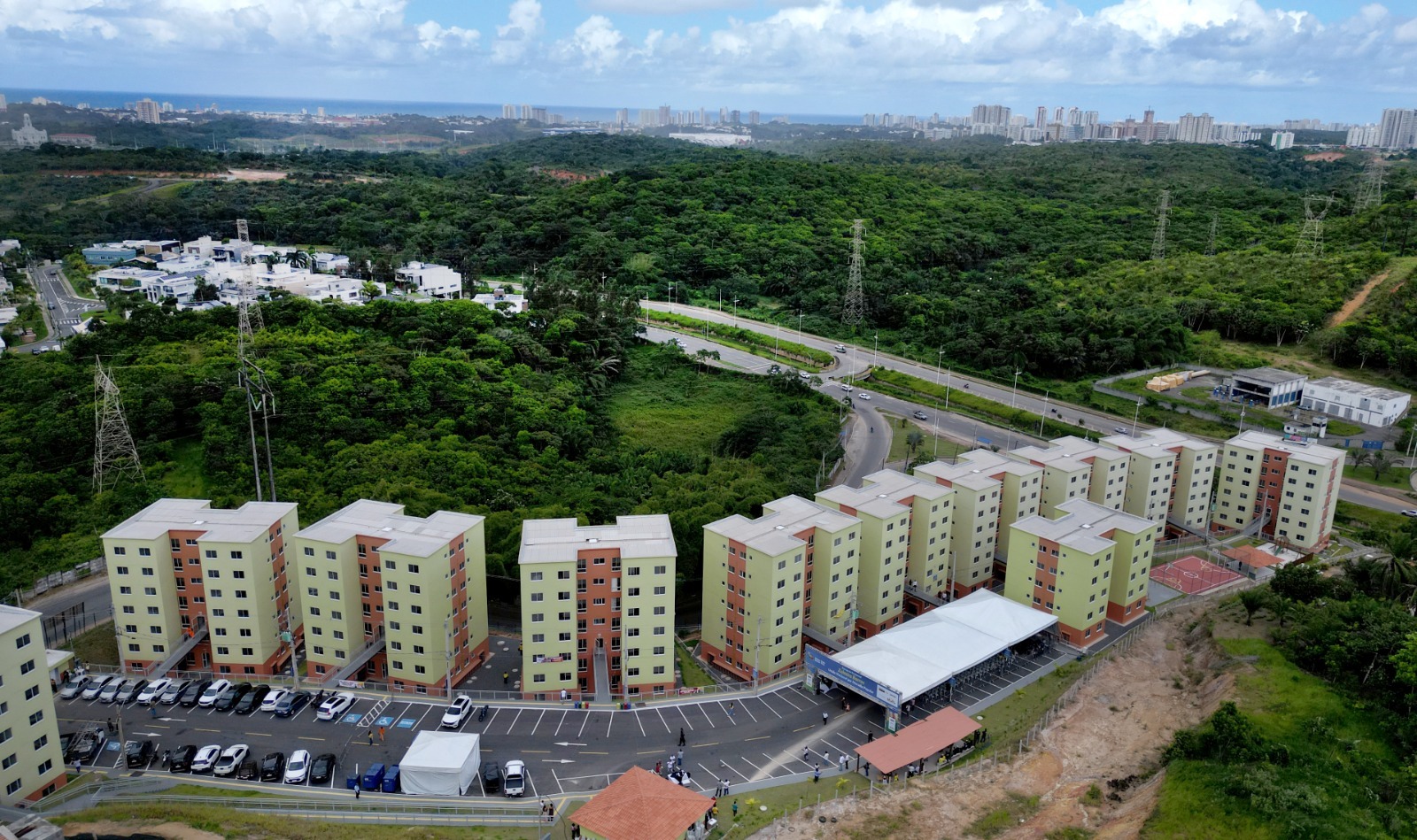 Entrega do Residencial Zulmira Barros beneficia 300 famílias em Salvador