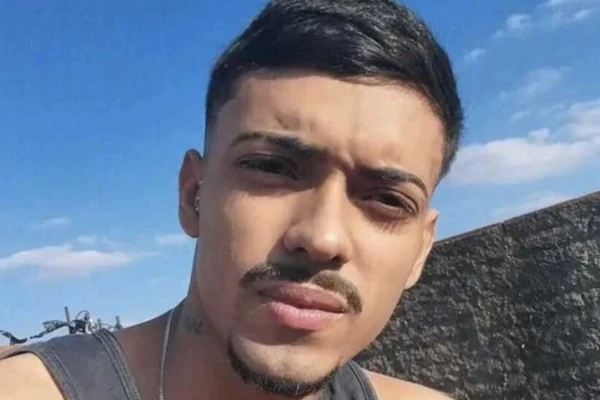 Adolescente grávida mata namorado após briga por ciúmes