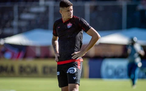 Imagem do post Cirurgia marcada: médico do Vitória revela lesão que tira Camutanga por 6 meses