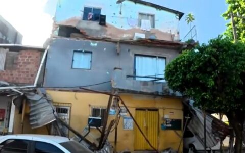 Imagem do post Marquise desaba em Salvador e deixa homem ferido na Ribeira