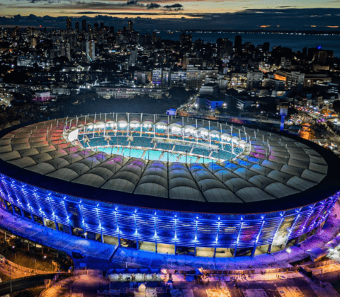 Imagem do post Guns N’ Roses faz estreia histórica em Salvador com megaestrutura na Fonte Nova