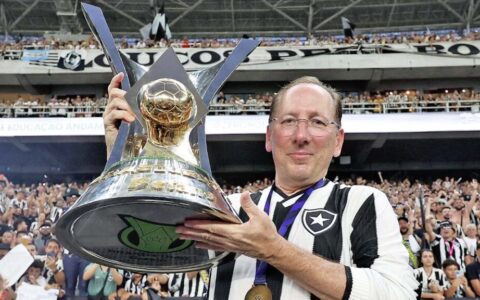 Imagem do post Botafogo à venda: SAF de John Textor é anunciada em jornal internacional