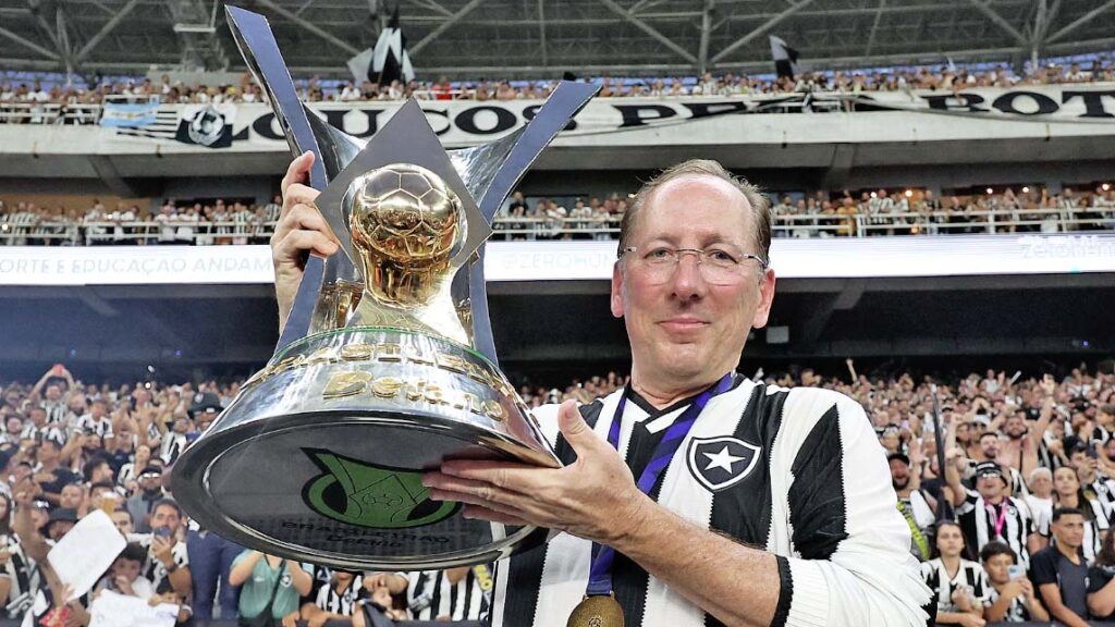 Botafogo à venda: SAF de John Textor é anunciada em jornal internacional