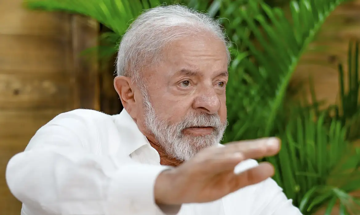 Lula promete rever leilão de gás e aponta distorções nos preços do GLP