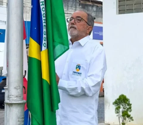 Imagem do post Gafe no São João: prefeito anuncia cantor morto há 12 anos