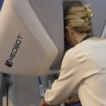 Centro em Salvador aposta em robótica e quer formar 200 cirurgiões até o fim do ano