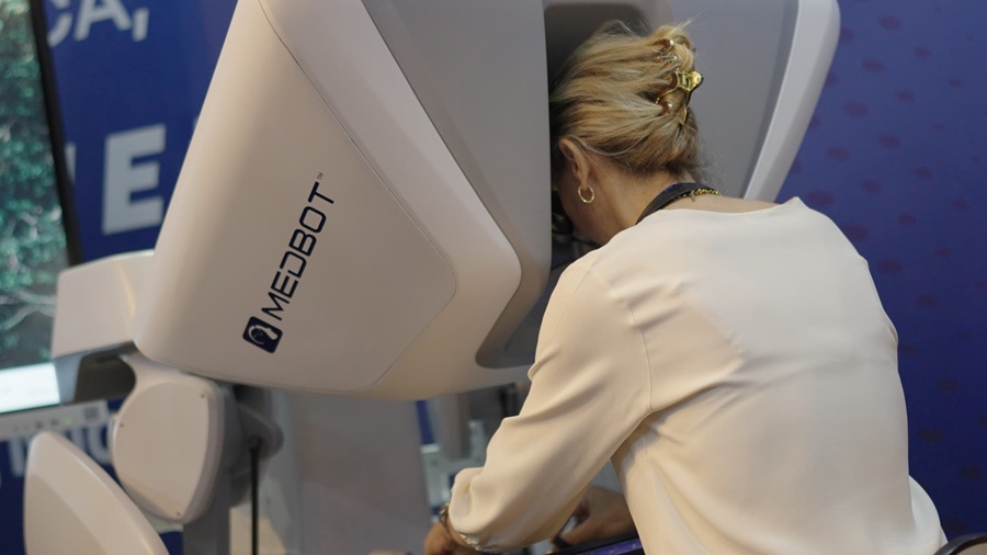Centro em Salvador aposta em robótica e quer formar 200 cirurgiões até o fim do ano