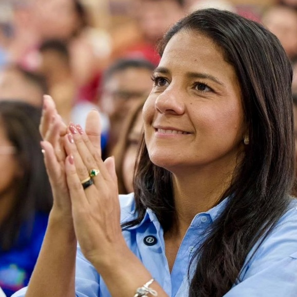 Rowenna Brito deixa Educação e anuncia novo rumo político