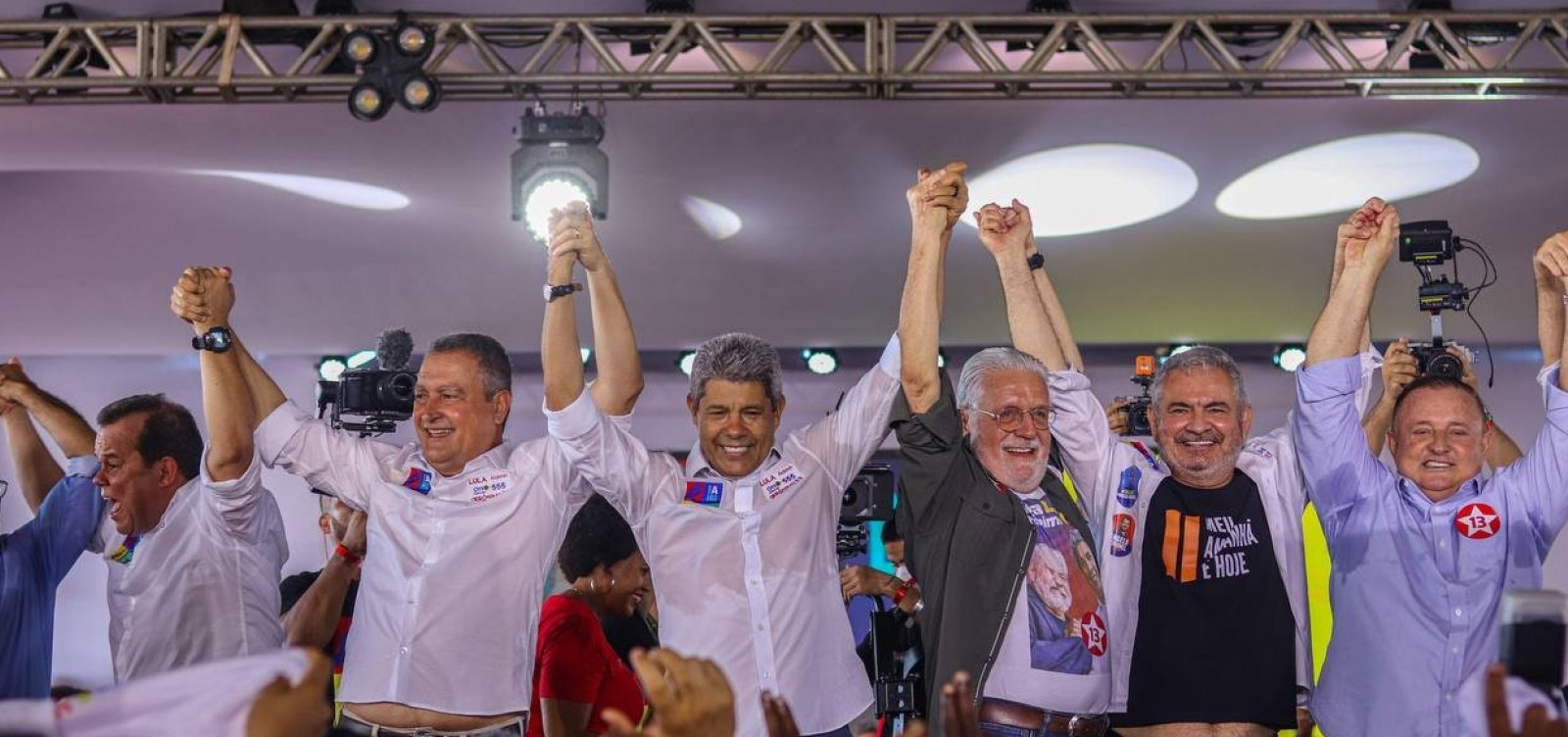 Ex-aliado, Angelo Coronel detona governos petistas: “fala só de pobreza”