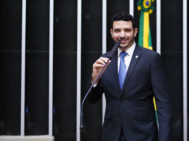 Ipsensus: Neto Carletto lidera intenções de voto para a Câmara dos Deputados