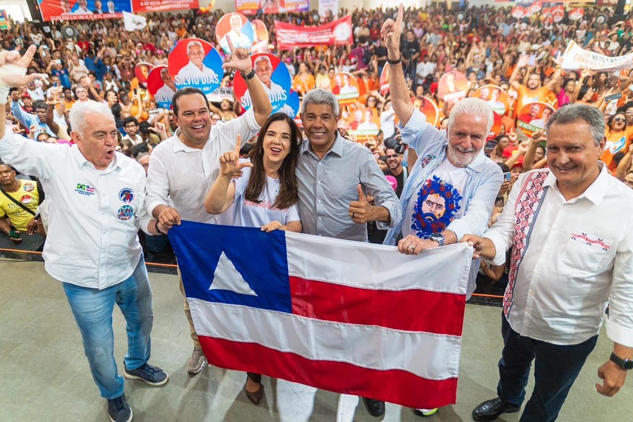 PGP 2026: Jerônimo e cúpula governista reúnem multidão em plenária em Feira de Santana