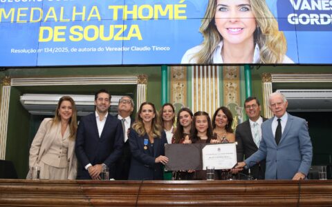 Imagem do post Executiva baiana da Vibra, Vanessa Gordilho recebe Medalha Thomé de Souza na Câmara de Salvador