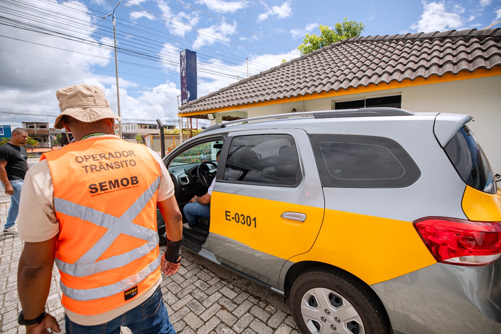 Lauro de Freitas: prazo final para vistoria do transporte escolar termina terça-feira