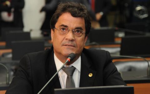 Imagem do post Deputado diz que ACM Neto prega o que não faz