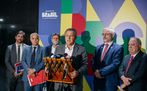 Imagem do post Rui Costa critica gestão de Salvador por falta de merenda em creches e ironiza oposição