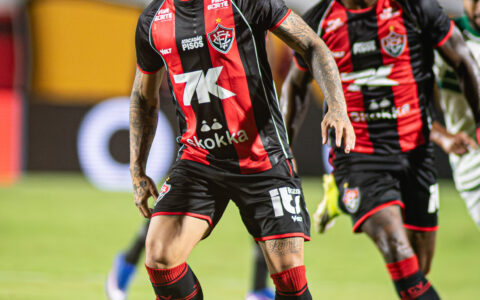 Imagem do post Nem o Flamengo muda plano: Jair Ventura confirma Vitória “com força máxima” no Maracanã
