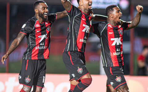 Imagem do post Vitória derruba o Flamengo e faz história no Barradão lotado