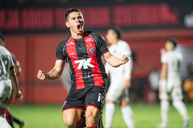 Vitória goleia ABC e encaminha vaga na final da Copa do Nordeste
