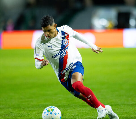 Imagem do post Bahia repete roteiro, leva virada e tropeça diante do Coritiba
