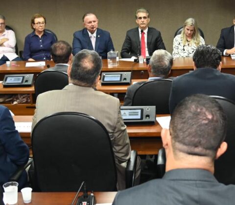 Imagem do post CCJ aprova Adolfo Menezes para o TCM; indicação segue para o plenário da Alba