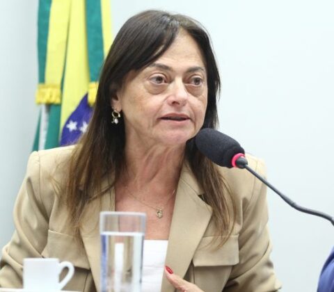 Imagem do post Comissão da Câmara aprova projeto que garante uso de nome religioso em órgãos públicos