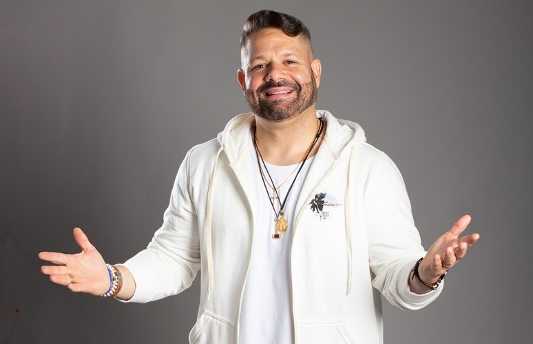 Danniel Vieira se prepara para lançar single com a filha e faz shows gratuitos em Salvador
