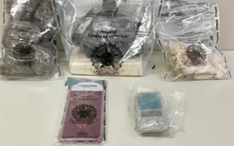 Imagem do post Mulher é presa com 2 kg de cocaína e porções de crack durante flagrante no Uruguai