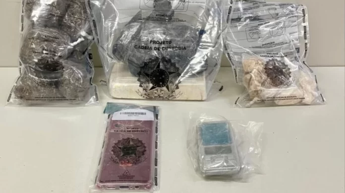 Mulher é presa com 2 kg de cocaína e porções de crack durante flagrante no Uruguai