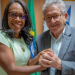 Com viagem para Manchester, Caetano passa comando da Prefeitura de Camaçari para vice-prefeita
