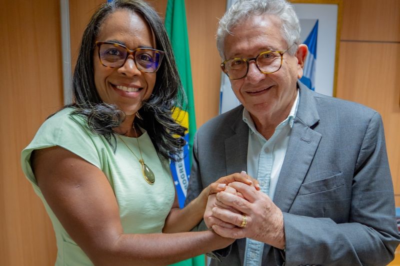 Com viagem para Manchester, Caetano passa comando da Prefeitura de Camaçari para vice-prefeita