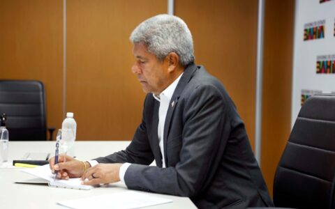 Imagem do post Jerônimo Rodrigues encaminha LDO 2027 à Alba com previsão de R$ 85,6 bilhões