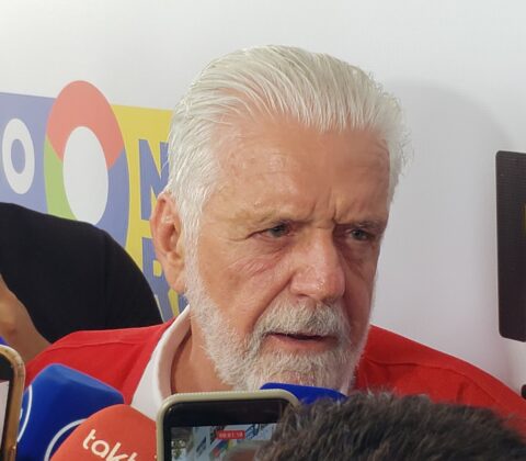 Imagem do post Wagner descarta corpo mole de Alcolumbre para aprovar fim da escala 6×1