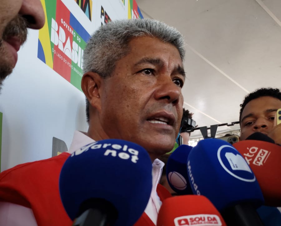 Jerônimo rebate oposição e sai em defesa de prefeitos
