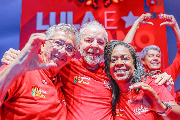Lula deve retornar à Bahia antes de operação do VLT de Salvador