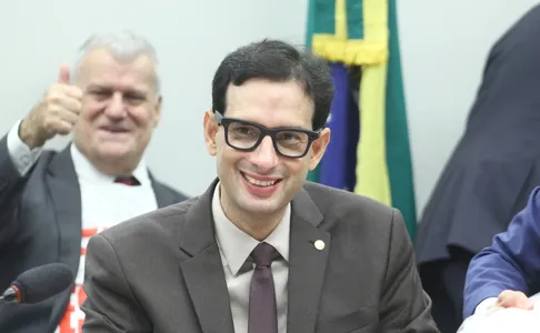 Saiba quem são deputados baianos que aprovaram o fim da escala 6×1