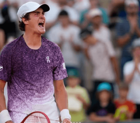 Imagem do post Gigante! João Fonseca derrota Novak Djokovic em Roland Garros