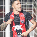 Vitória quebra tabu contra o Ceará e avança à semifinal da Copa do Nordeste