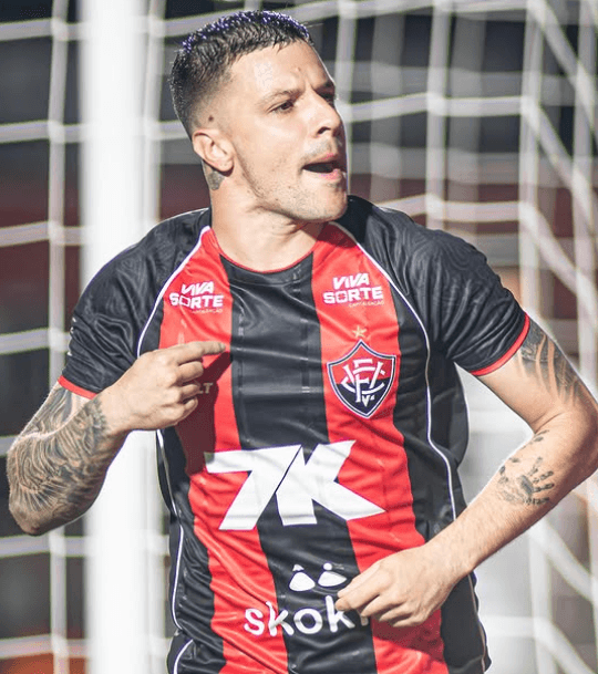 Vitória quebra tabu contra o Ceará e avança à semifinal da Copa do Nordeste