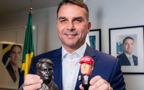 Imagem do post Em meio à turbulência, Flávio Bolsonaro embarca para encontro com Trump na Casa Branca