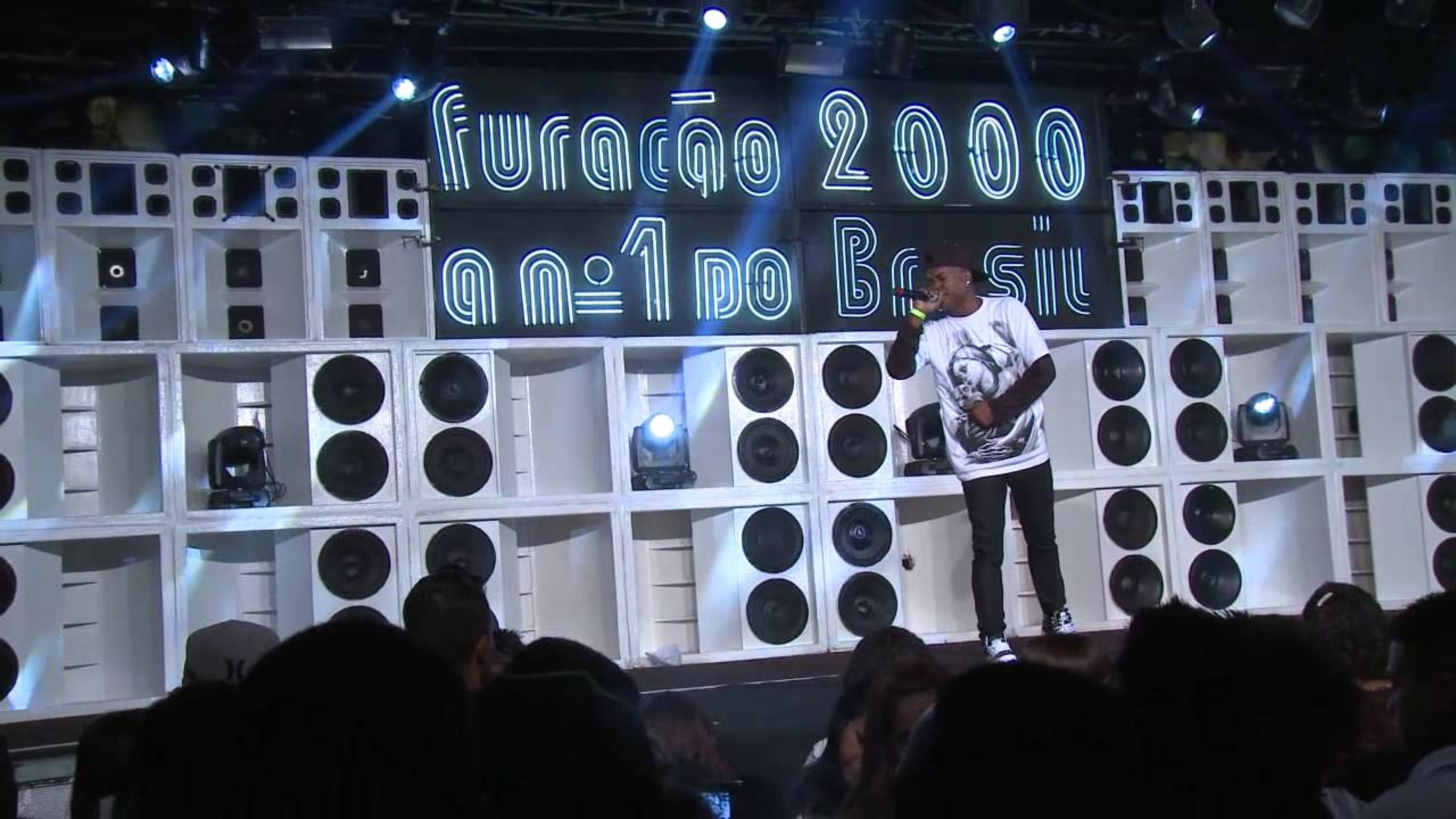 Blogueira reclama da falta de festas de funk e pagodão em Salvador