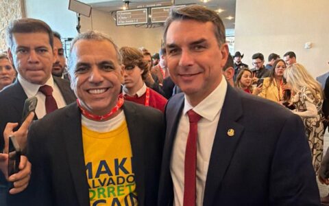 Imagem do post Câmara de Salvador aprova título de Cidadão Soteropolitano para Flávio Bolsonaro