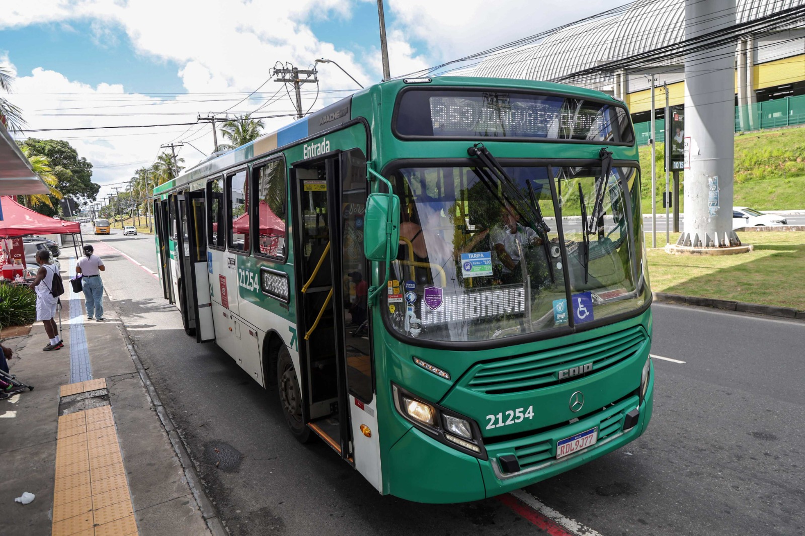 Novas linhas de ônibus começam a operar e prometem reduzir tempo de espera em Salvador