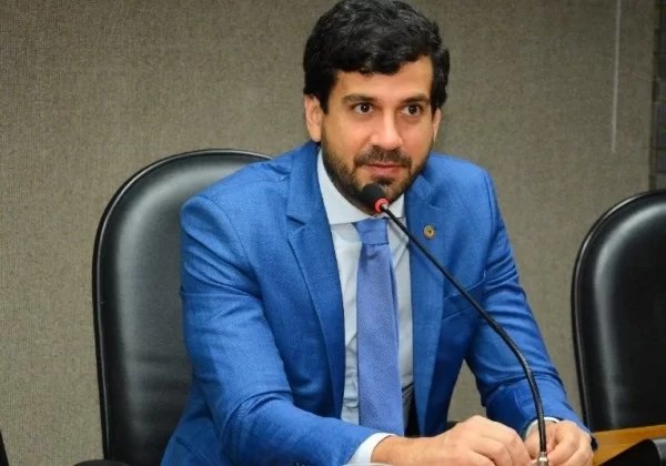 Manuel Rocha comemora sanção de lei que indica percentual mínimo de cacau em chocolates e destaca benefícios para a Bahia