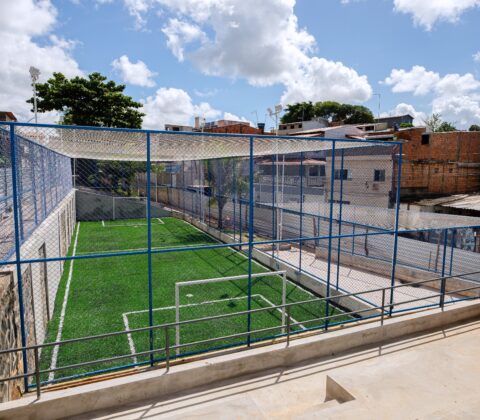 Imagem do post Praça Santa Bárbara ganha primeiro campo sintético de Lauro de Freitas