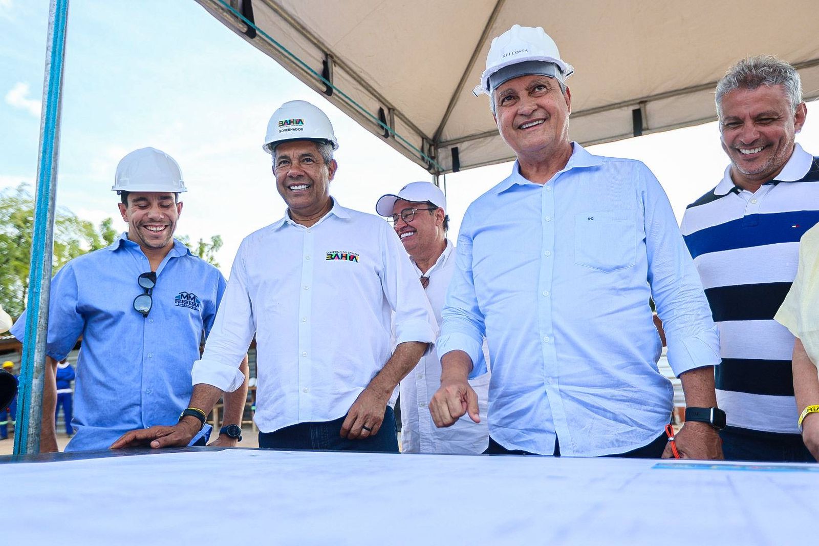 Rui Costa faz comparação com outros estados e diz que Bahia lidera investimentos em saúde pública