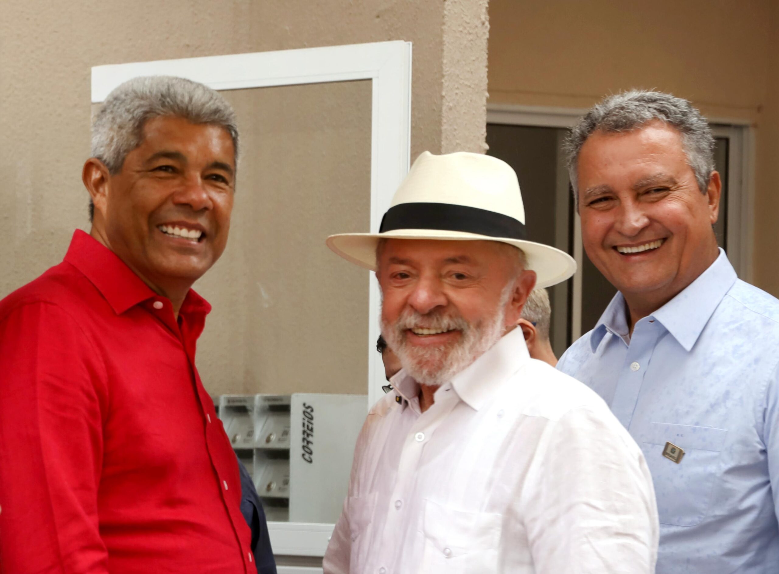 Lula e Rui Costa entregam moradias e reabrem fábrica de fertilizantes em Camaçari