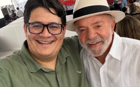 Imagem do post Tagner exalta Lula durante entrega de 384 apartamentos em Camaçari
