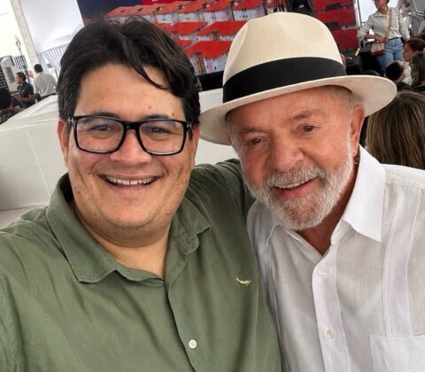 Imagem do post Tagner exalta Lula durante entrega de 384 apartamentos em Camaçari